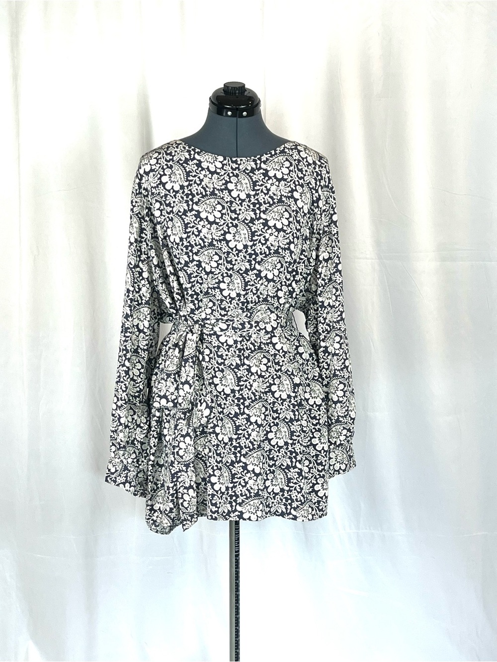 LOFT Plus floral blue/white tie waist long sleeve tunic blouse 26 209